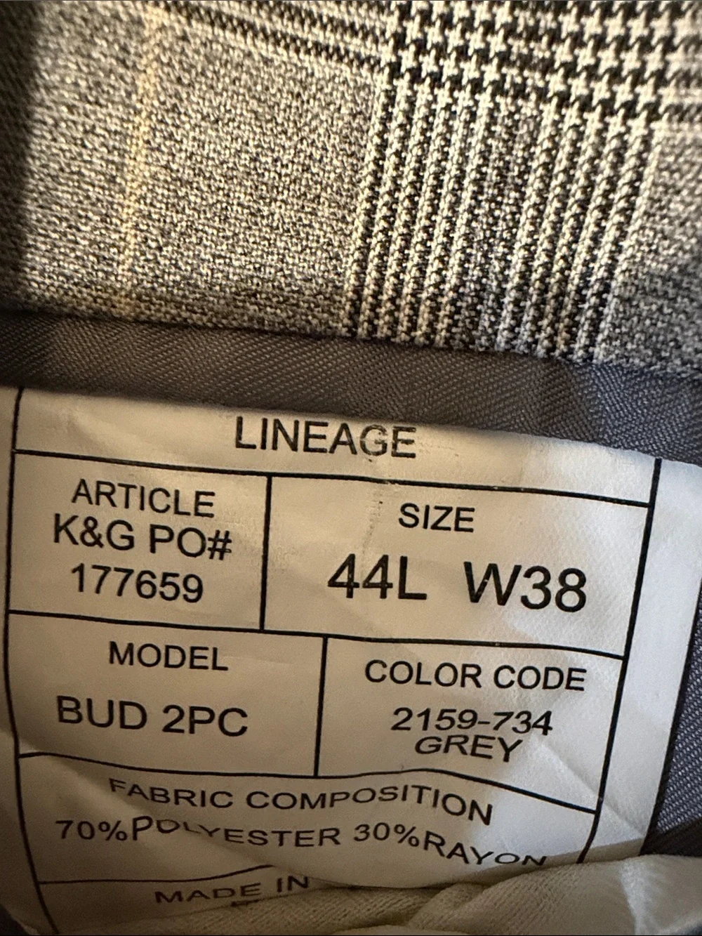 Men's Gray Plaid Two-Button suit 44L